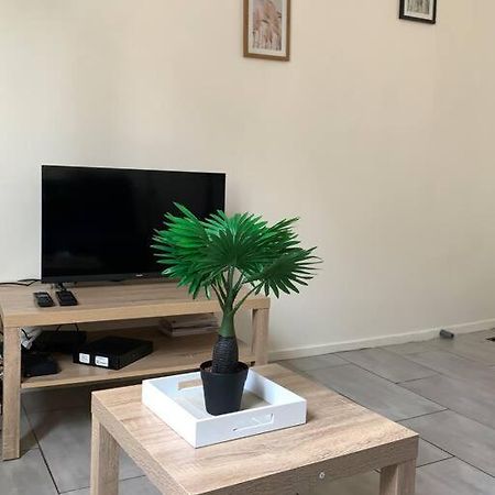 Jolie Studio En Centre Ville Châteauroux Kültér fotó